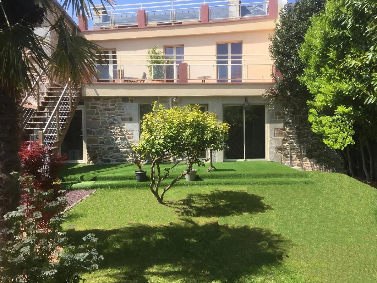 Gite Independant Dans Une Villa -Vue Et Acces Direct Mer - Avec 3 Chambres Et 3 Grandes Terrasses Perros-Guirec 0*,  France